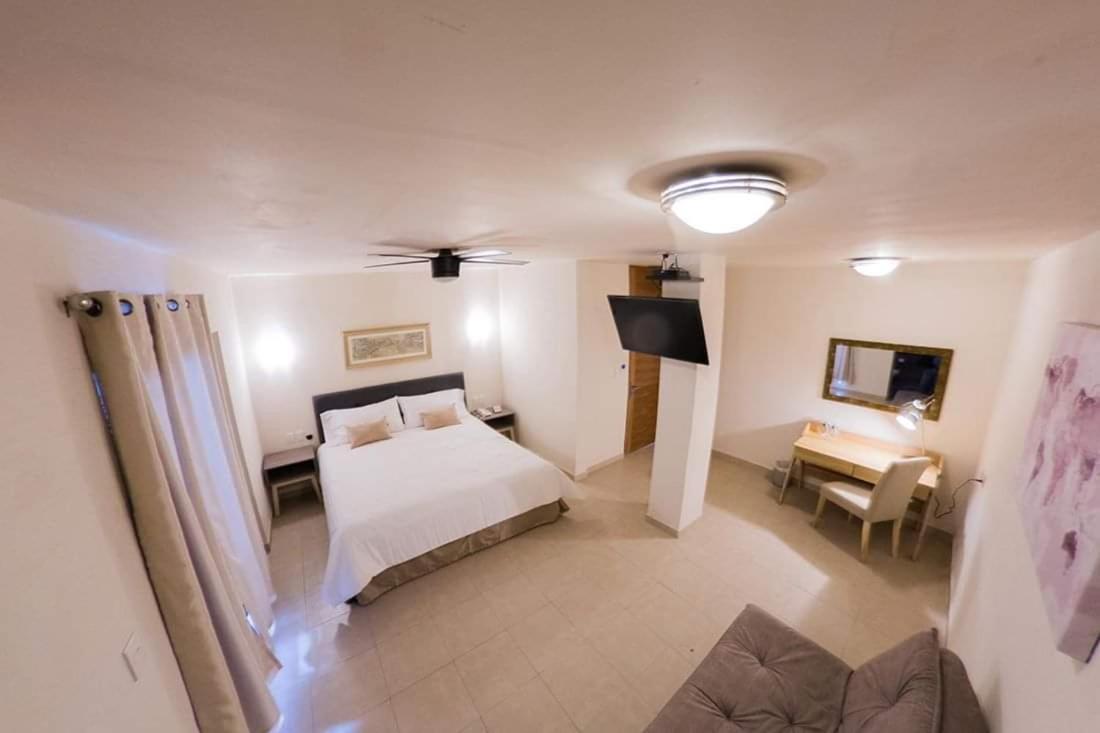 Hotel Siena Pénjamo エクステリア 写真