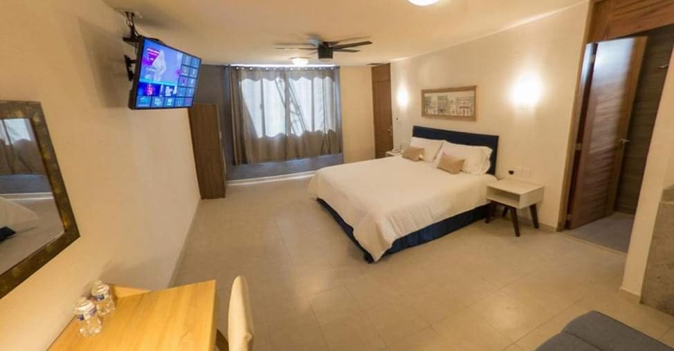 Hotel Siena Pénjamo エクステリア 写真