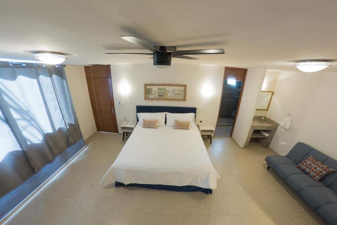 Hotel Siena Pénjamo エクステリア 写真